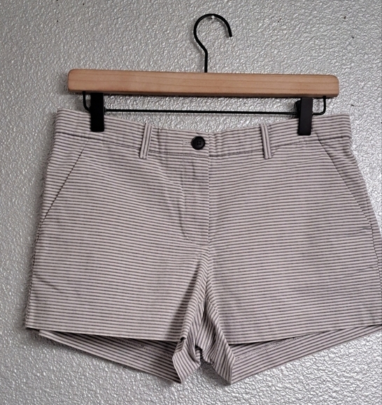 The Gap Women's Summer Short Khakis Size 2 - Picture 1 of 4